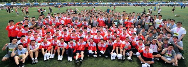 대회에 참가한 국군기무사령부 및 기무학교 장병들이 완주 후 파이팅을 외치고 있다.