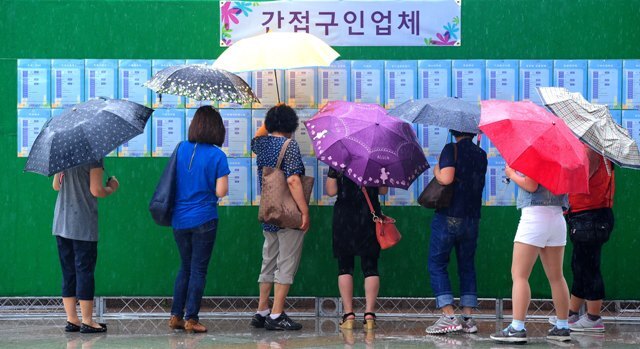 장맛비 잊은 구직열기