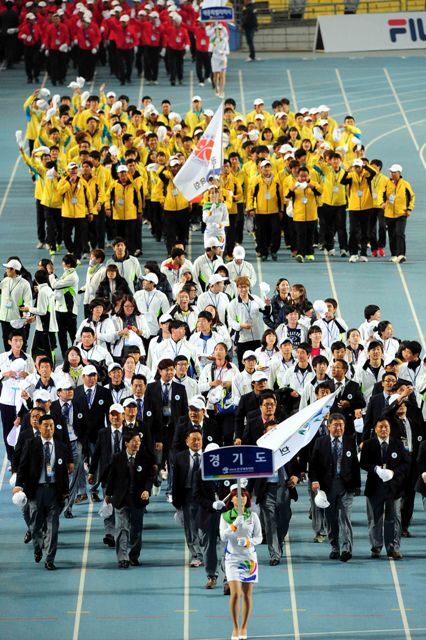 11일 대구시 수성구 대구스다디움에서 열린  제93회 전국체육대회 개회식에서 경기도선수단이 입장하고 있다. 전형민기자 hmjeon@kyeonggi.com