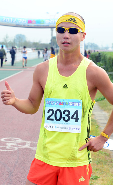 남자 5km 우승자. 추상철기자 scchoo@kyeonggi.com