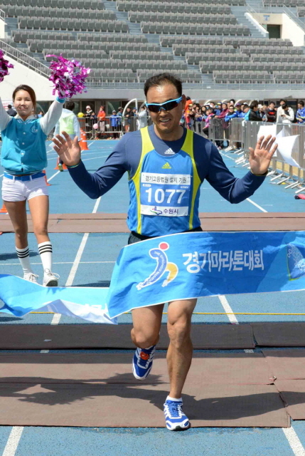 제11회경기마라톤대회  풀코스 이봉주 선수.특별취재반