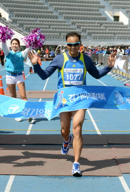 제11회경기마라톤대회  풀코스 이봉주 선수.특별취재반