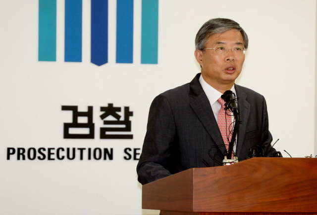 6일 오후 송인택 인천지검 1차장 검사가 청사내 중회의실에서 한국해운조합과 선박안전기술관리공단 비리에 대한 수사 결과를 발표하고 있다.장용준기자  jyjun68@kyeonggi.com