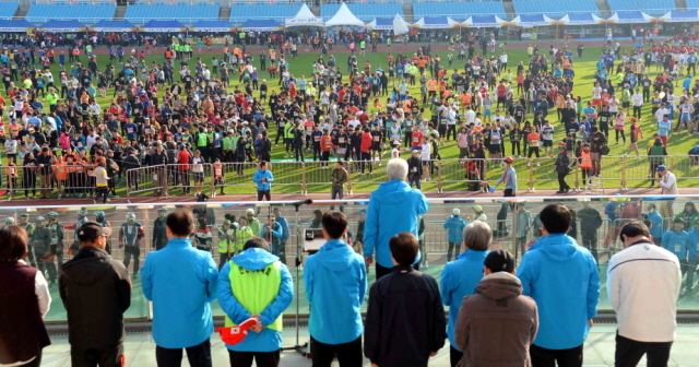 9일 안산시와 경기일보가 공동 주최한 ‘2014 안산 희망 마라톤대회’.전형민기자