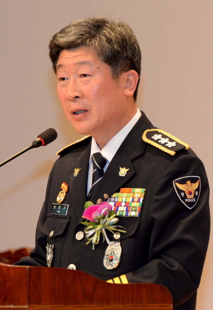 4일 오후 윤종기 신임 인천지방경찰청장 취임식이 열린 청사내 대강당에서 윤청장이 인사말을 하고 있다. 장용준기자