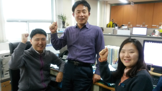 ▲ 사진 왼쪽부터 여주시청 예산담당관 평가관리팀 서수원(7급), 김용수(6급), 임주선(9급)
