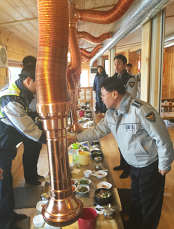 ▲ 황성모 구리경찰서장이 관내 지역 최일선에서 중추적인 역할을 수행하고 있는 경찰의 노고를 격려하기 위한 소통에 나섰다.