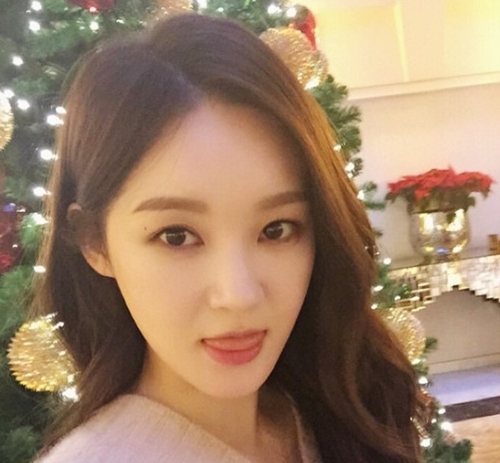 ▲ 사진= 강민경 크리스마스 이브 셀카, 강민경 인스타그램 캡처