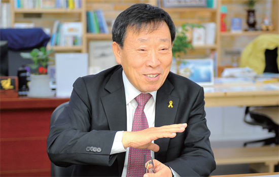 ▲ 제종길 안산시장이 안산을 환경 생태 도시로 만들어 나가겠다는 새해 시정방침을 밝히고 있다.
