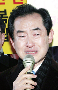 ▲ 안병용 의정부시장이 5일 시청에 모인 지지자 앞에서 