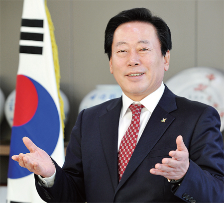 ▲ 조억동 광주시장이 2030도시기본계획 및 도시관리계획 재정비 등 광주시의 새해 시정방침에 대해 밝히고 있다.