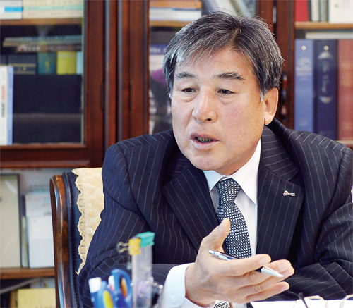 ▲ 오세창 동두천시장이 시의 가장 큰 화두인 미군기지 잔류와 관련 대응 방침과 요구사항 등에 대해 입장을 밝히고 있다.