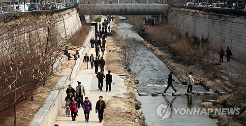 ▲ 사진= 전국 맑고 포근, 연합뉴스