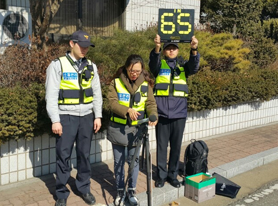 ▲ 부천오정경찰서가 집회시위 현장에서 독창적인 아이디어를 접목한 ‘소음관리팀’을 운영, 성과를 보이고 있다.