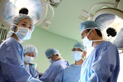 ▲ 고양시에 소재한 의료법인 일산복음병원(이사장 손재상)이 최근 건강보험심사평가원에서 발표한 ‘2014년 12월 진료량 평가 결과’에서 5년 연속 ‘고관절치환술 진료량 평가’ 1등급을 받았다고 25일 밝혔다.