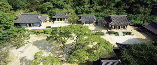 ▲ 보물 제178호인 전등사는 보물 제179호인 약사전, 보물 제393호인 범종 등을 보유하고 있어 역사적 가치가 높은 사찰로, 강화도 관광시 빼놓을 수 없는 명소다