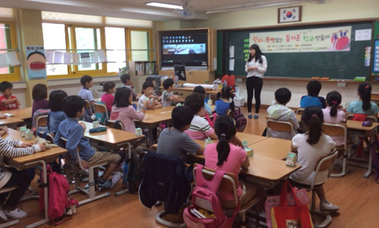 ▲ (재)군포문화재단 광정동청소년문화의집(관장 박혜옥)은 4월 한달간 관내 2개 초등학교 청소년을 대상으로 학교폭력예방을 위한 ‘왕따, 폭력없는 즐거운 학교 만들기’ 프로그램을 진행한다.