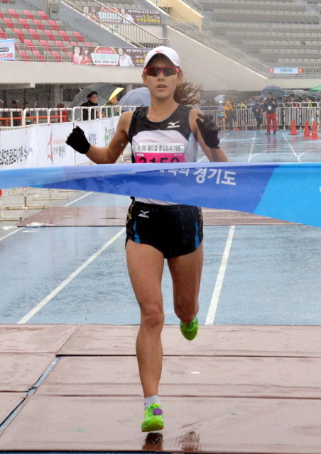 경기마라톤 하프코스 여자1위 . 전형민기자