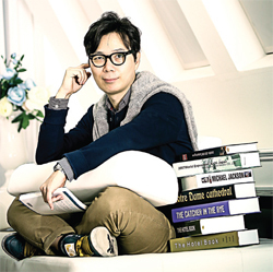 ▲ 신세계 인천점은 오는 28일 오후 2시 ‘살인자의 기억법’ 등을 저술한 김영하 작가의 ‘예술가가 되자, 지금 당장!’ 특별강좌를 마련했다. 사진은 김영하 작가. 신세계 인천점 제공