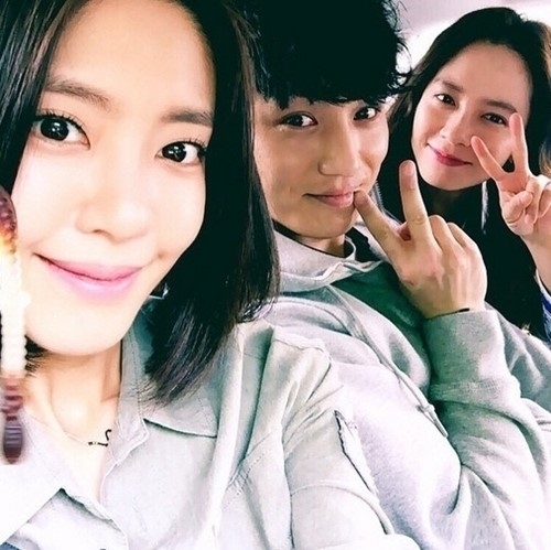 ▲ 사진=구여친클럽 변요한 송지효, 이윤지 SNS사진 캡처