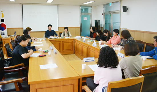 ▲ 양평교육지원청은 지난 11~15일 닷새 동안 양평ㆍ용문ㆍ서종 등 초등학교 권역 3곳과 중학교 권역 1곳, 고등학교 권역 1곳 등 권역 5곳별로 학부모네트워크 권역별 1차 협의회를 진행했다.