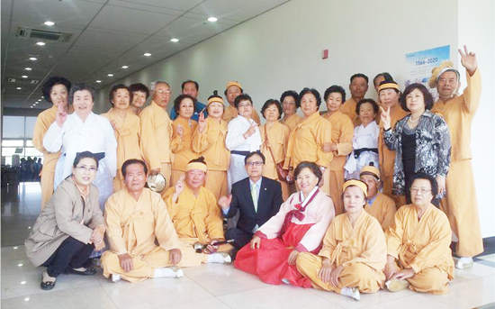 ▲ 양주시 백석읍 오산3리 경로당이 경기도 경로당 프로그램 경진대회에서 금상과 창안상을 수상했다.