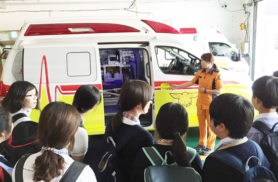 ▲ 구리소방서(서장 정요안)는 중고등학생들을 대상으로 소방관 직업 체험 프로그램을 운영한다고 26일 밝혔다.