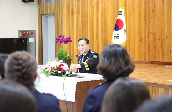 ▲ 김종양 경기경찰청장이 2일 구리경찰서를 방문해 ‘서민의 사랑, 도민의 자랑이 되기 위한 경기 경찰상 확립’을 위한 간담회를 가졌다.