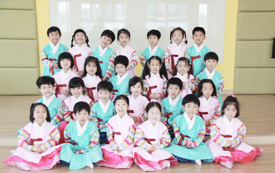 ▲ 국공립 양평어린이집이 최근 경기 굿모닝 119페스티벌과 함께 열린 경기 119소방동요대회에 출전, 우수상을 받았다.