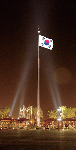 ▲ 한강시민공원 태극기 게양대