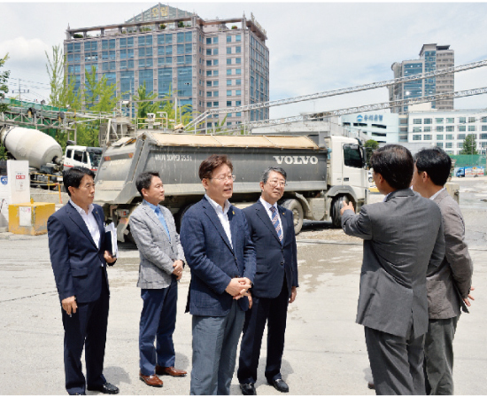 ▲ 산업통상자원부와 국토교통부가 추진한 노후산업단지 경쟁력 강화 정부합동공모사업에 성남산업단지가 최종 대상단지로 선정된 가운데 선정보고회가 열렸다