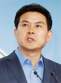 ▲ 새누리당 김태호 최고위원이 3일 오전 국회 정론관에서 20대 총선 불출마 선언 기자회견을 하고 있다. 연합뉴스