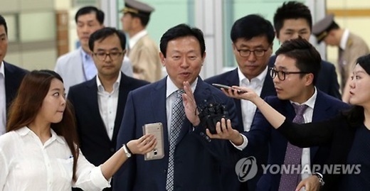 ▲ 사진=신동빈 회장 귀국, 연합뉴스