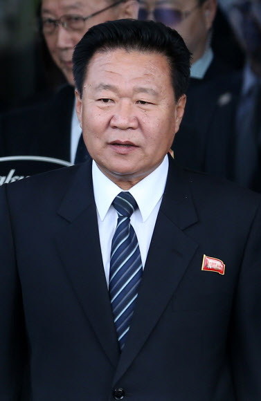 ▲ 내달 3일 베이징(北京)에서 열리는 중국의 항일전쟁 승전 70주년 기념행사에 북한 최룡해 노동당 비서가 참석한다고 중국 정부가 25일 발표했다. 사진은 지난해 아시안게임 폐막식에 참석하기 위해 인천을 방문한 최룡해 노동당 비서.  연합뉴스