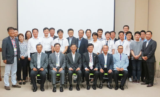 ▲ 인하공전은 지난 27일 부산 벡스코에서 국내 해양레저장비 기술선진화 세미나 및 토론회를 연 뒤 중소조선연구원 및 (재)한국조선해양기자재연구원과 해양레저장비 기술선진화를 위한 업무협약을 체결했다. 인하공전 제공