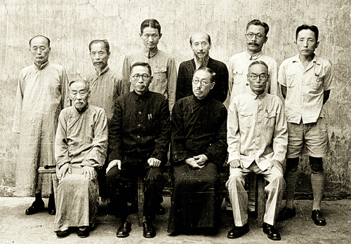 ▲ 1945 임정요인들과 함께(개인소장)