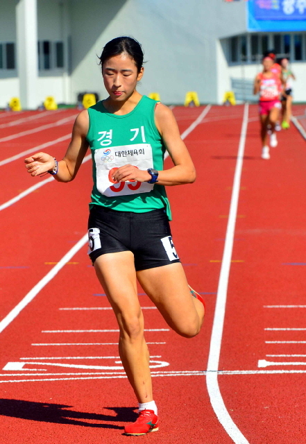 크기변환_육상여고5000m결승 전151018 (1).jpg