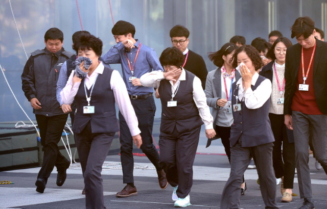 크기변환_7면 20151104 삼성바이오로직스 재난대비 긴급 구조훈련JYJ_5219.jpg