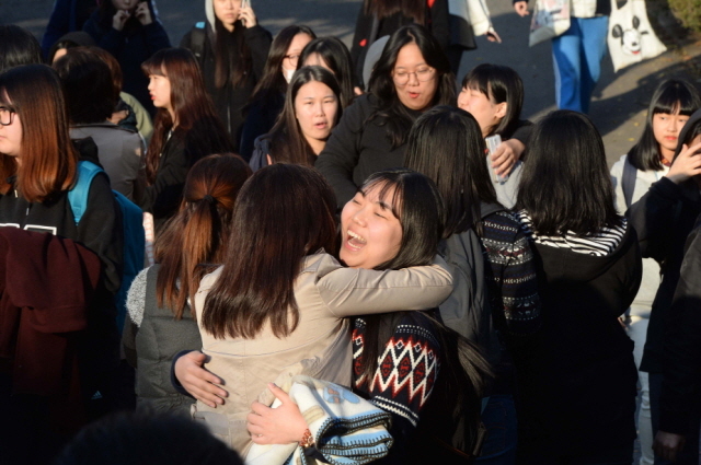크기변환_1면 20151112  2016년도 수능 시험 끝 JYJ_7347.jpg