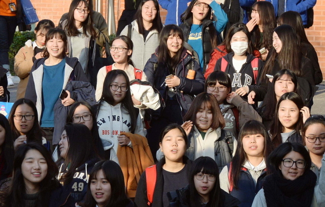 크기변환_1면 20151112  2016년도 수능 시험 끝JYJ_7378.jpg