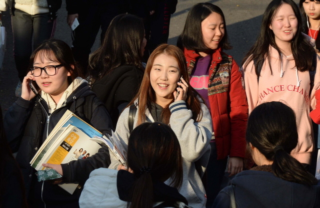 크기변환_1면 20151112  2016년도 수능 시험 끝JYJ_7394.jpg