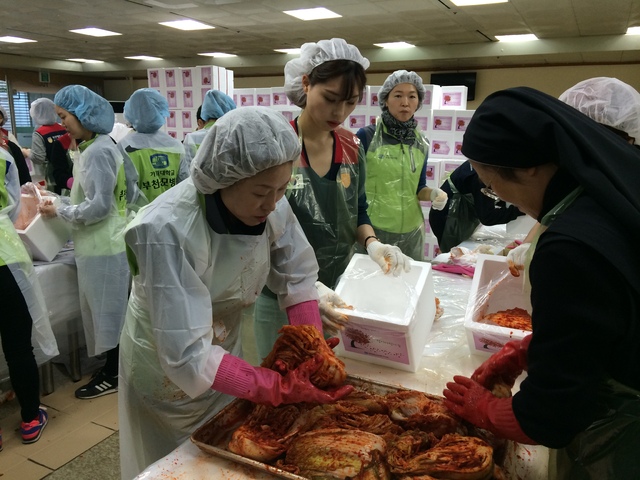 ▲ 2014년 성모병원 김장나눔 행사