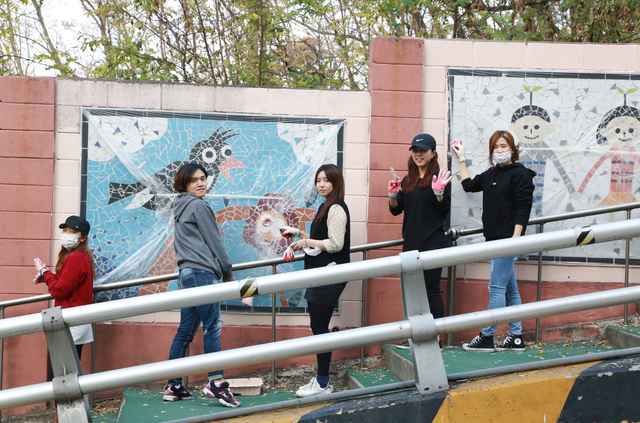 ▲ 가천대학생들 성남서초등학교 등 지역사회 벽화 봉사활동 펼쳐 (1)