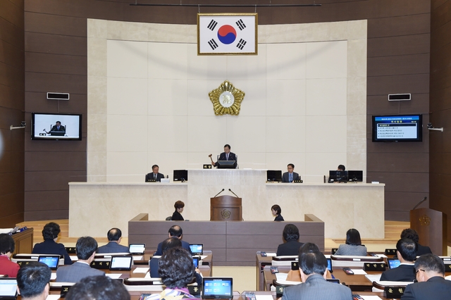 ▲ 20151123 용인시의회, 제203회 제2차 정례회 개회