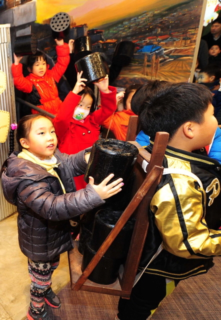크기변환_1면 20151125 수도국산 달동네 박물관 체험관 개관 박스 관련 JUN_4028.jpg
