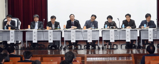크기변환_3면 20151125 지방분권 토론회 JUN 6952.jpg