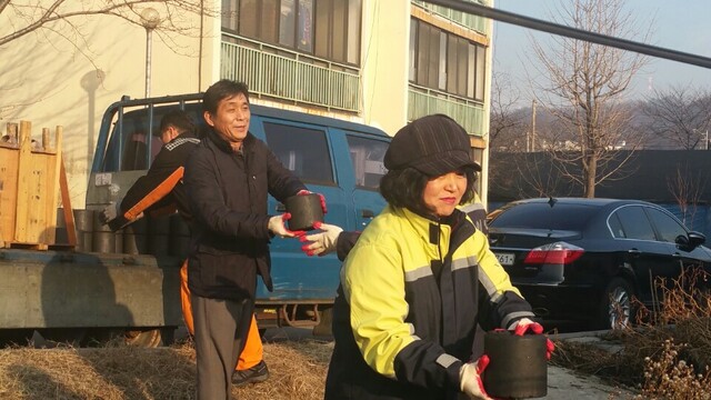 ▲ 연탄나눔봉사