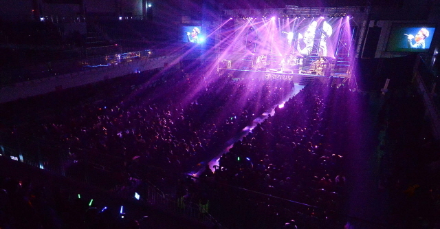 크기변환_1면 20151226 부활 송년 콘서트2 JYJ_5273.jpg