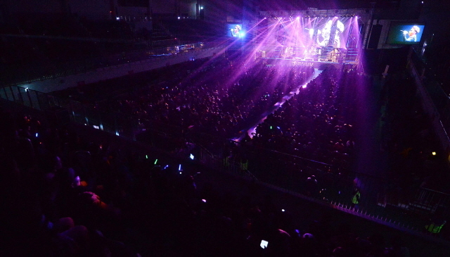 크기변환_1면 20151226 부활 송년 콘서트JYJ_5273.jpg