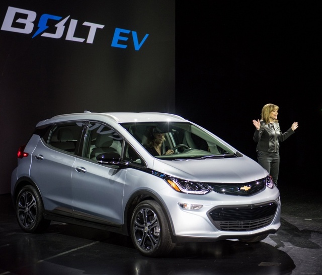 ▲ 쉐보레, 순수 전기차 볼트(Bolt) EV 양산모델 CES서 최초 공개!_현장사진1